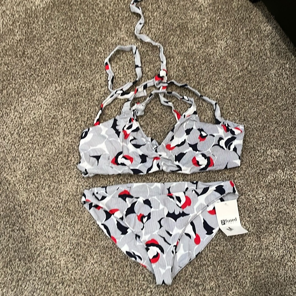 Fused Hawaii set large top and medium bottoms